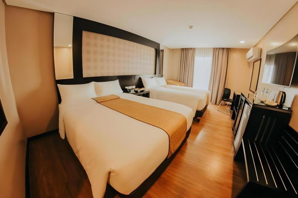 Grand Xing Imperial Hotel Iloilo City Exterior foto