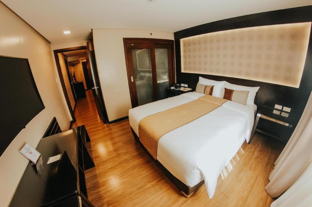 Grand Xing Imperial Hotel Iloilo City Exterior foto